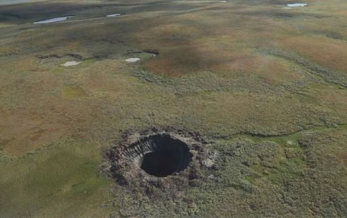 На Марсе найдена круглая яма непонятного происхождения